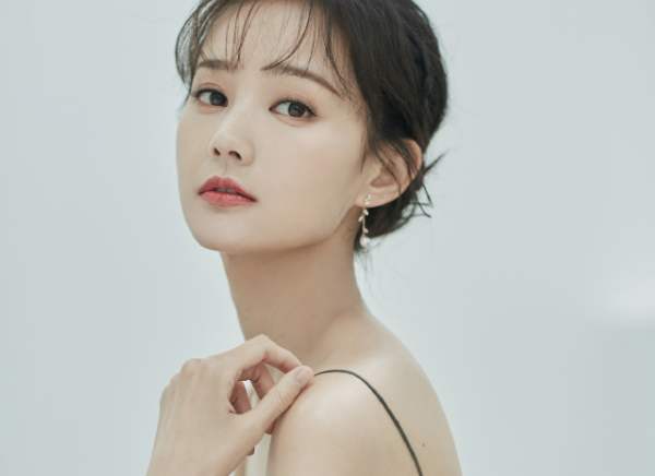 兰蔻雅诗兰黛哪个抗老化好,干皮用面霜雅诗兰黛好还是兰蔻好