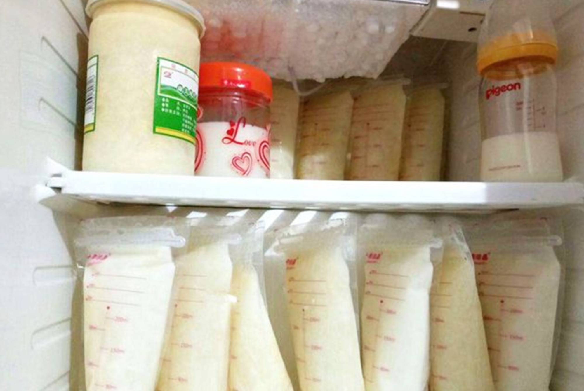 母乳太多要不要减少喝水,母乳充足要急着断奶吗