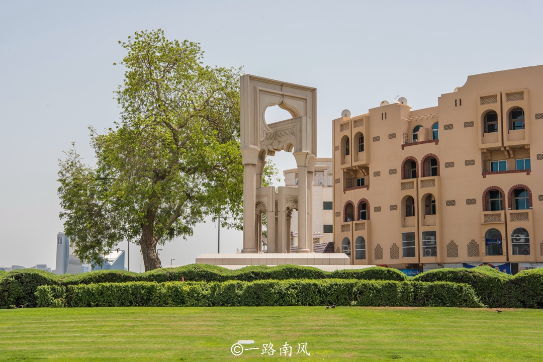 迪拜一望无际大沙漠,中东沙漠明珠迪拜