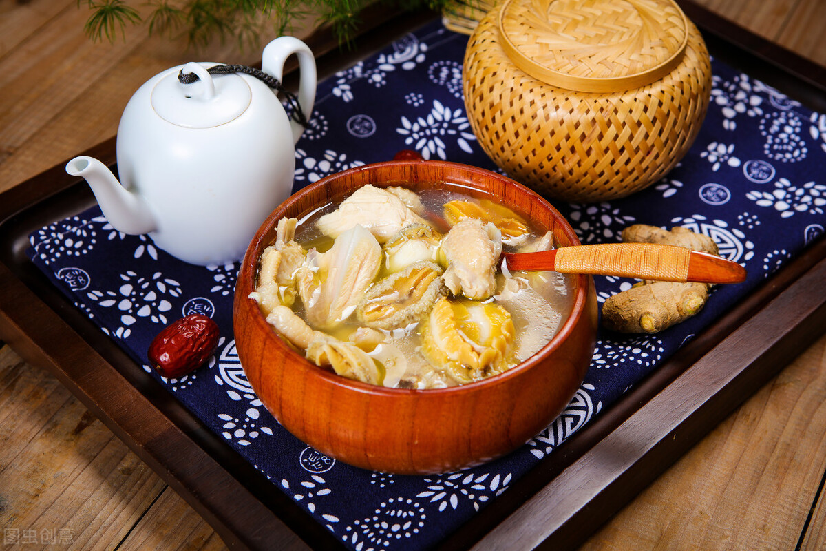 鲍鱼的清洗方法鲍鱼怎样清洗干净,老公鸡烧鲍鱼如何清洗鲍鱼