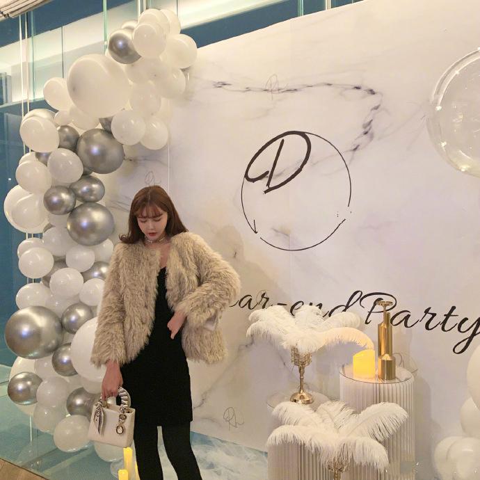 韩安冉穿皮草,韩安冉养女儿花多少