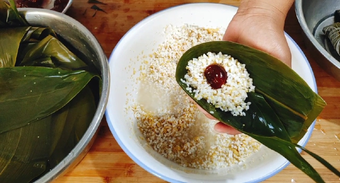 最简单的粽子包法教程,最简单粽子的多种包法