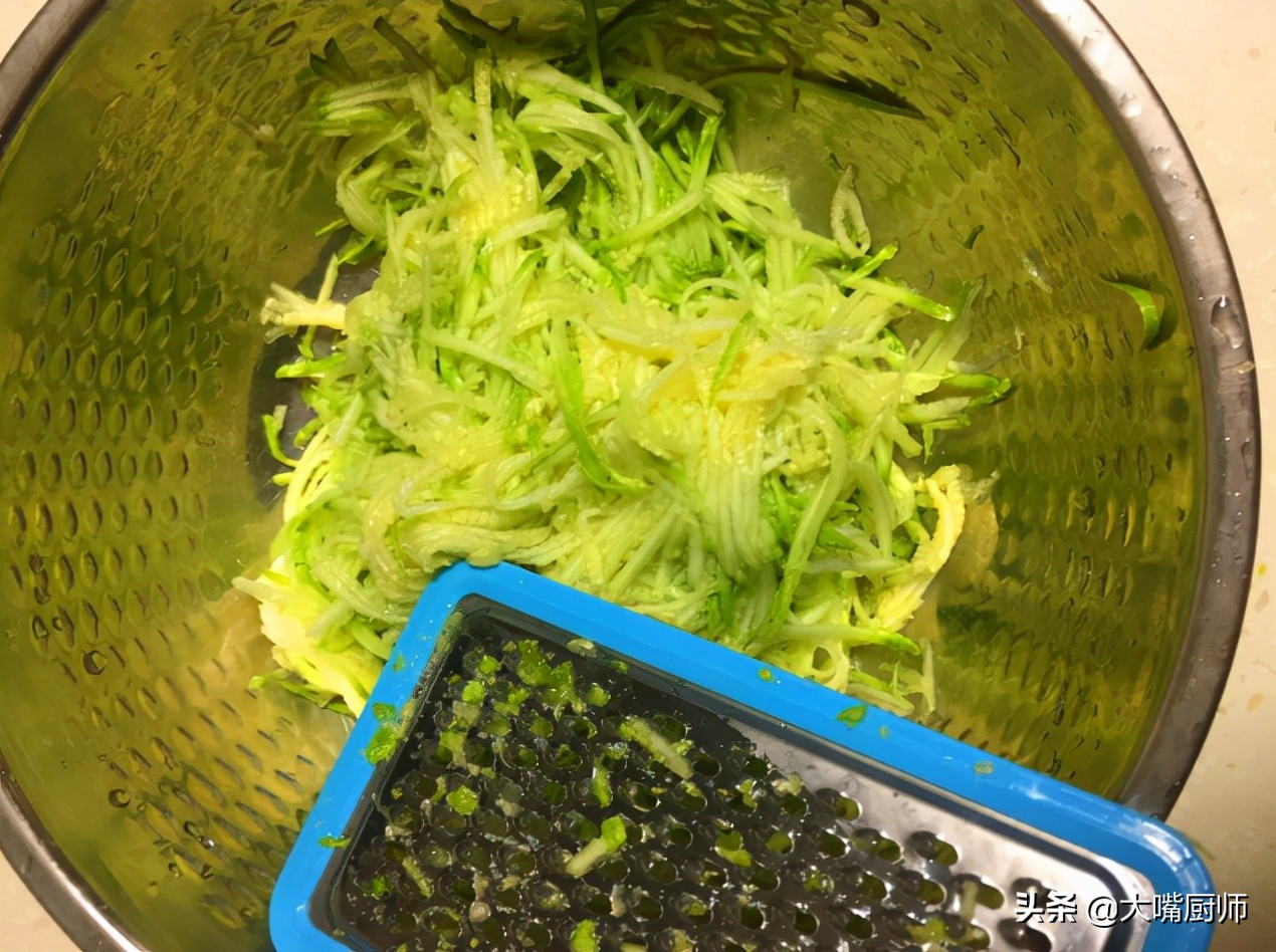 老北京糊塌子的家常做法黄小厨,老北京糊塌子电饼铛的做法