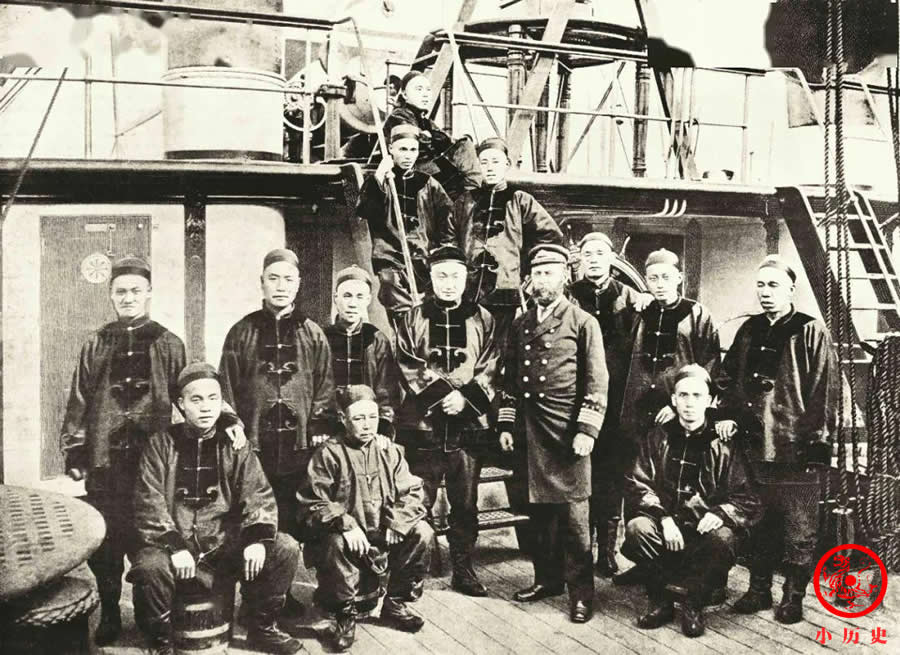 晚清老照片：慈禧太后年老色衰表情僵硬，袁世凯在巡抚衙门留影