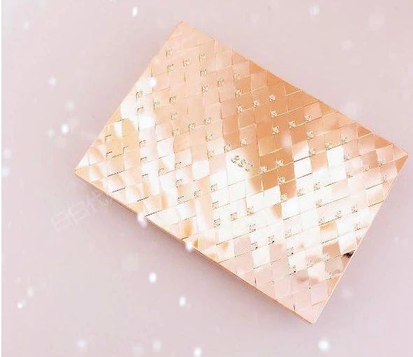 蜜粉和散粉不一样吗,蜜粉散粉粉饼的区别和使用