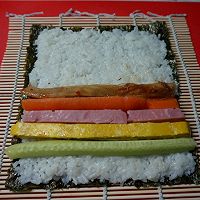 寿司和紫菜包饭别傻傻分不清，教大家怎么做紫菜包饭，好吃又营养