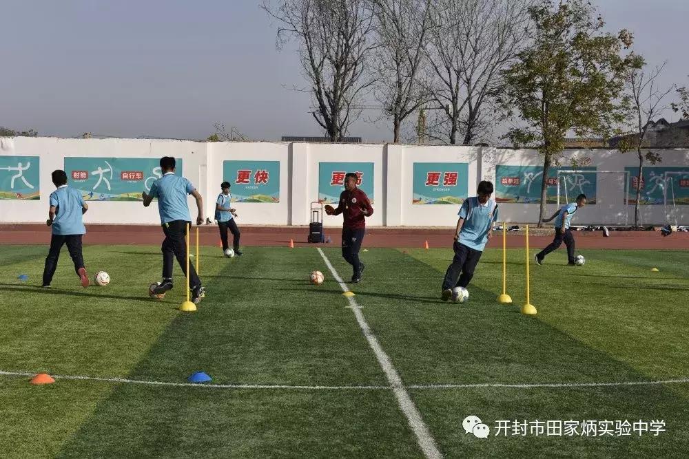 学校开展青年教师赛课活动,学校举行中青年教师优质课比赛