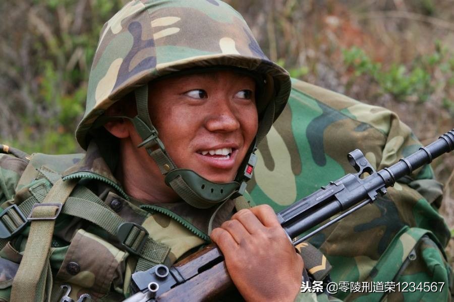 周星驰致敬永远的喜剧之王,周星驰成为喜剧之王的事迹