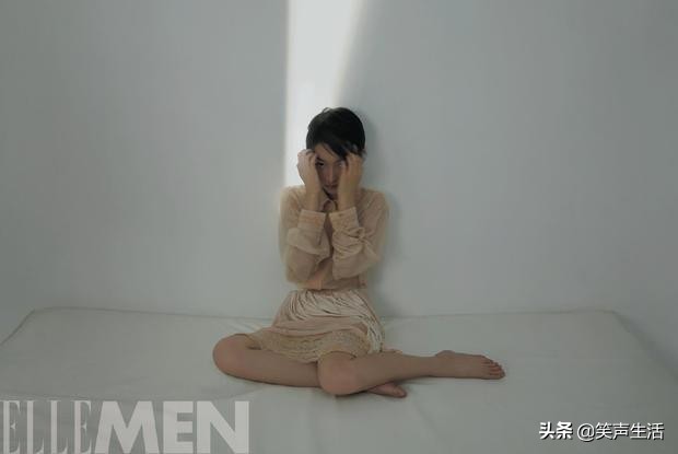 周冬雨最近look,周冬雨红秀杂志图片