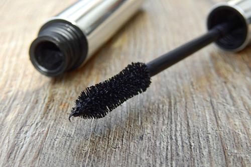 纤长睫毛膏和浓密睫毛有什么区别,睫毛膏防水不晕染纤长增长睫毛