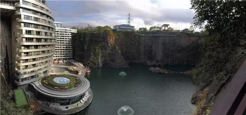 深坑酒店上海建设过程,上海深坑酒店建在哪里