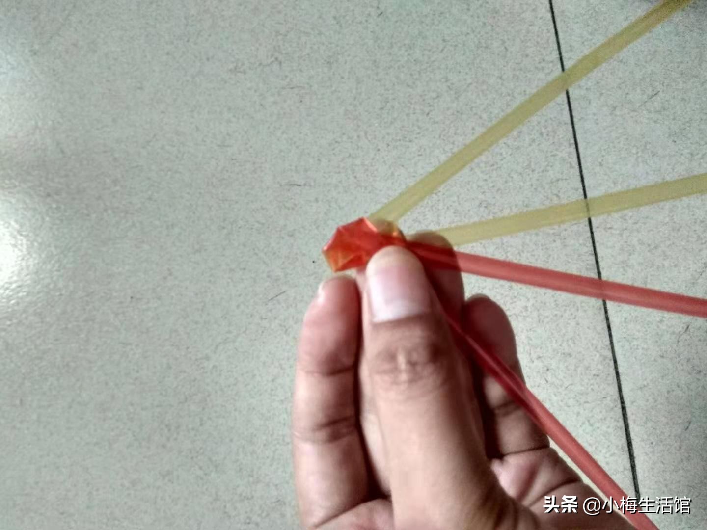 用卫生纸折玫瑰花慢教程,最简单大玫瑰花折法2步