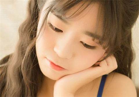 女朋友总是因为一点小事生气,女朋友老是因为小事生气怎么解决