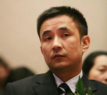 36岁狂赚50亿，今负债700亿*亡流**海外。中弘一梦成于地产，败于文旅