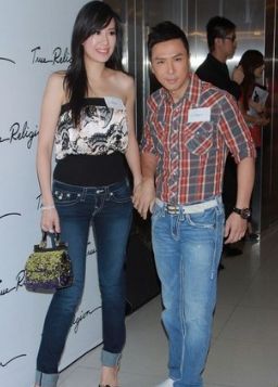 甄子丹李连杰历史对决视频,甄子丹与李连杰身体差距很大