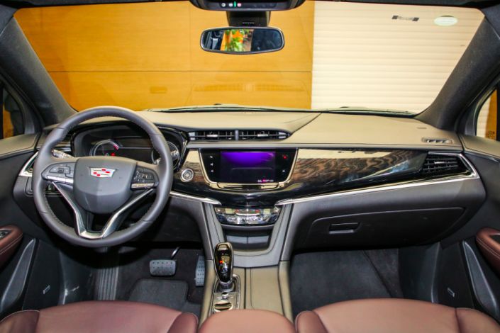 凯迪拉克纯电suv试驾视频,豪华suv就这么选