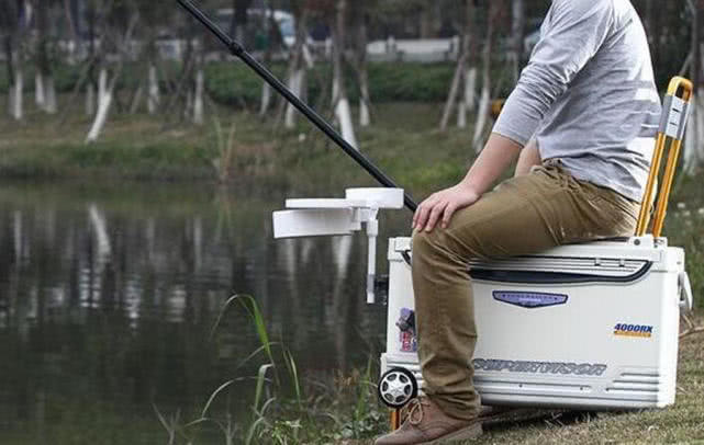 新手选择钓椅和钓箱哪个实用,到底是钓箱好还是钓椅好