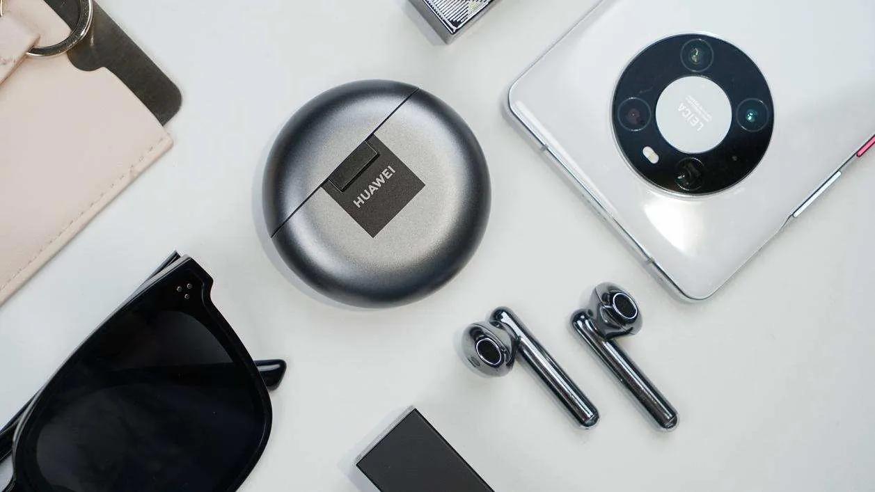 十几块的耳机和一百多的头戴对比,十几块到一千块的耳机对比