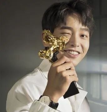 海岩之子执导的「太子妃升职记」，为何能用90万成本赚27亿点击量