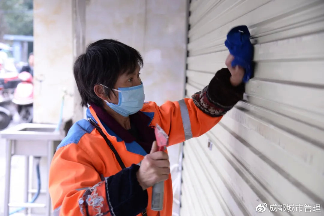 疏堵结合长效治理,清理牛皮癣行动