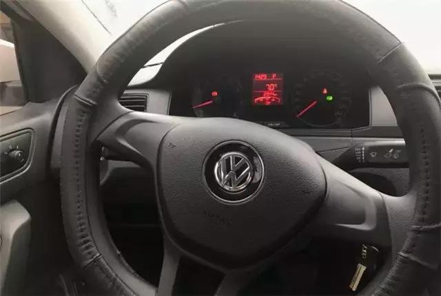 七八万买桑塔纳还是国产的好,家用车适不适合买桑塔纳