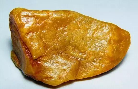 见惯了宝玉石，它的原石长啥样？有些毫不起眼，捡到千万别丢……