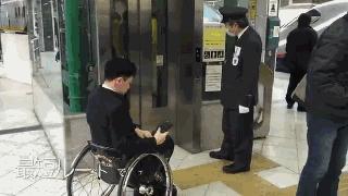 那些轮椅上的工厂，盛开着太阳之花