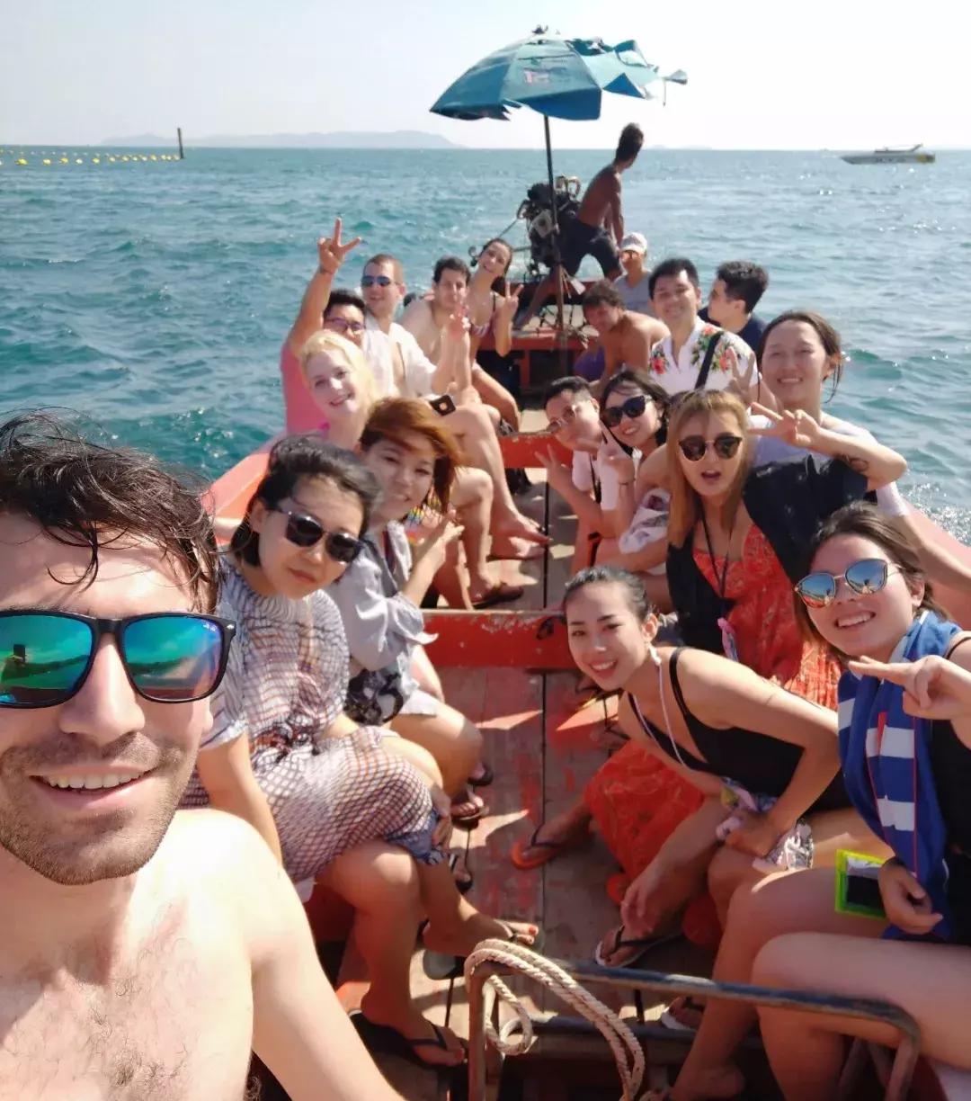 中国网红跟外国网红哪个赚钱,外国网红也赚钱么