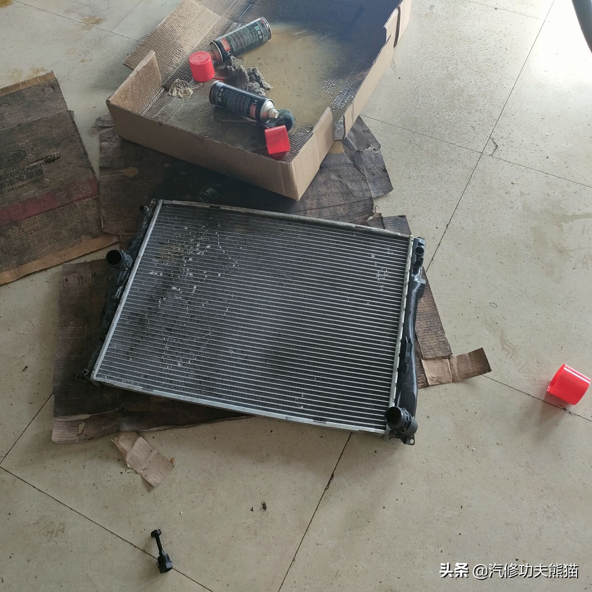 宝马e90325i2007款,宝马e90漏机油通病