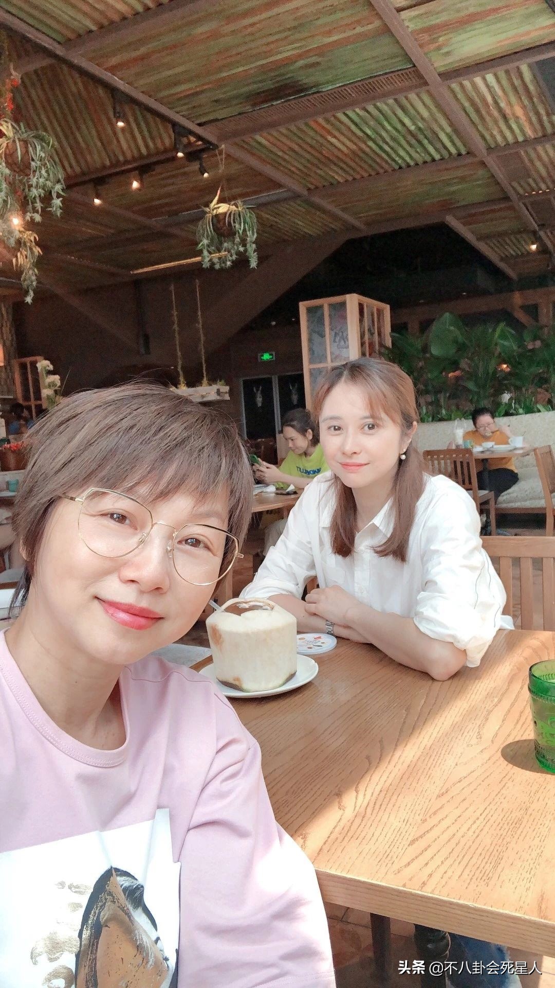 她是最经典建宁公主，今52岁脸胖成球，背后原因让每个女生羡慕