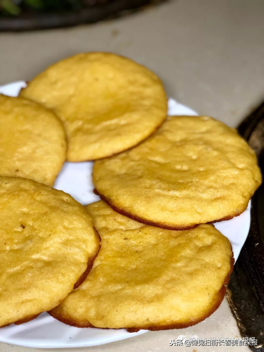 南湖别墅区藏个旧屯子，铁锅炖鱼天天爆满据说空姐都吃胖了！