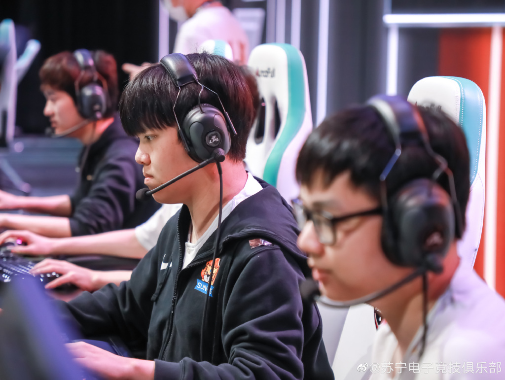 苏宁易购英雄联盟,英雄联盟总决赛s10苏宁
