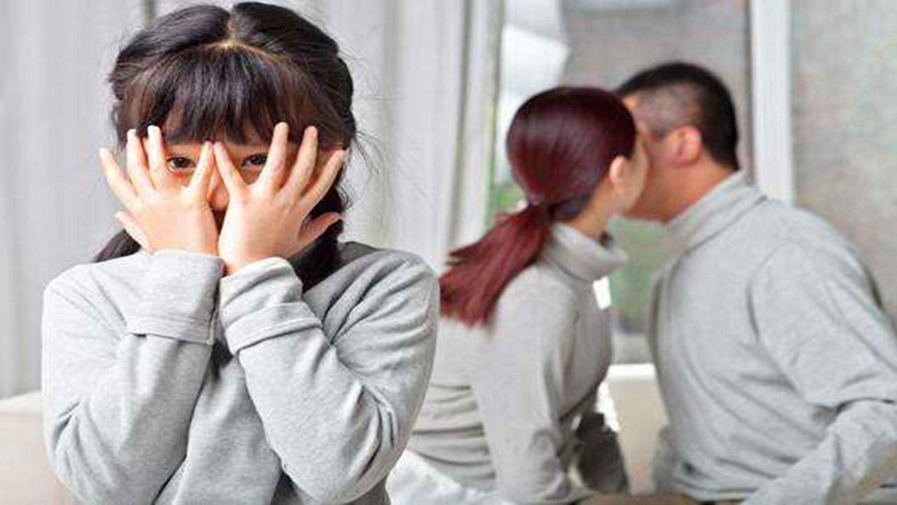 夫妻同房被5岁孩子撞见，气氛瞬间很尴尬，高情商妈妈巧妙化解