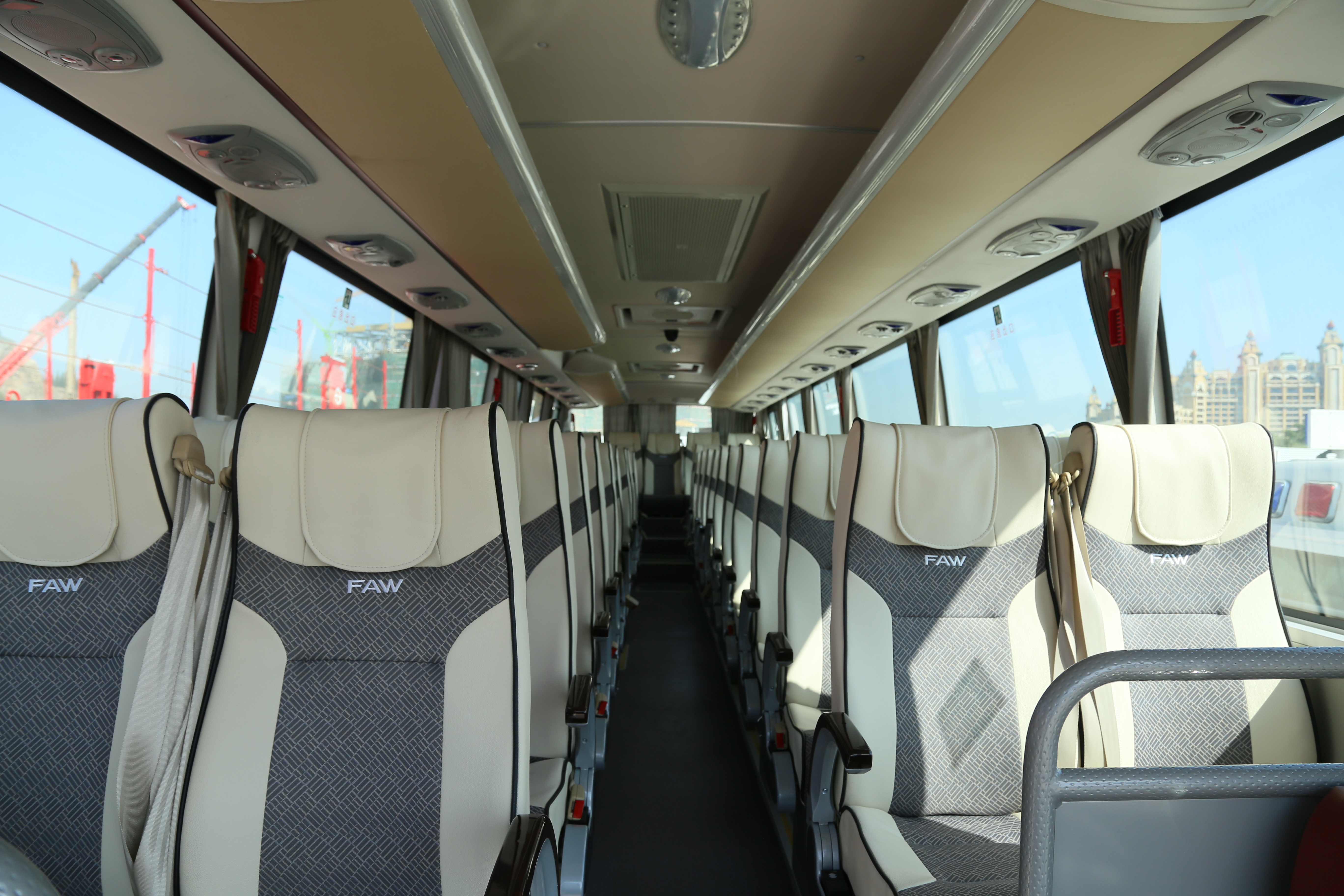 一汽解放还在生产客车吗,一汽解放智慧客车