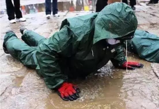 “去了一趟*藏西**，我睡了100个女人”：伪朝圣，榨干了多少中国人