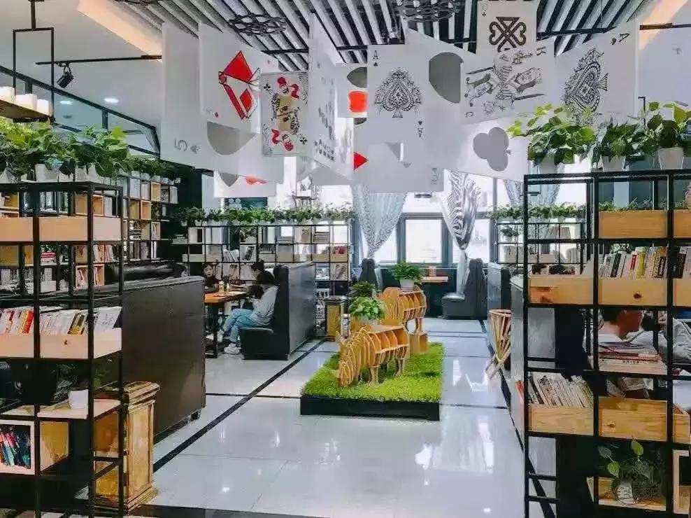 一头扎进春天里云南,美如仙境的西南民大