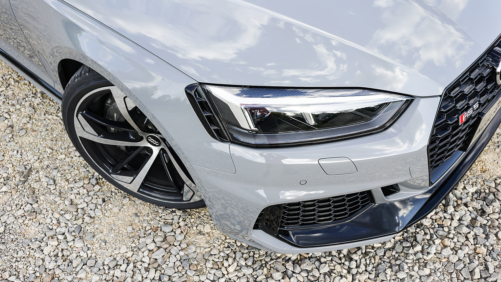 奥迪≠推头王！四驱或许真的挺香