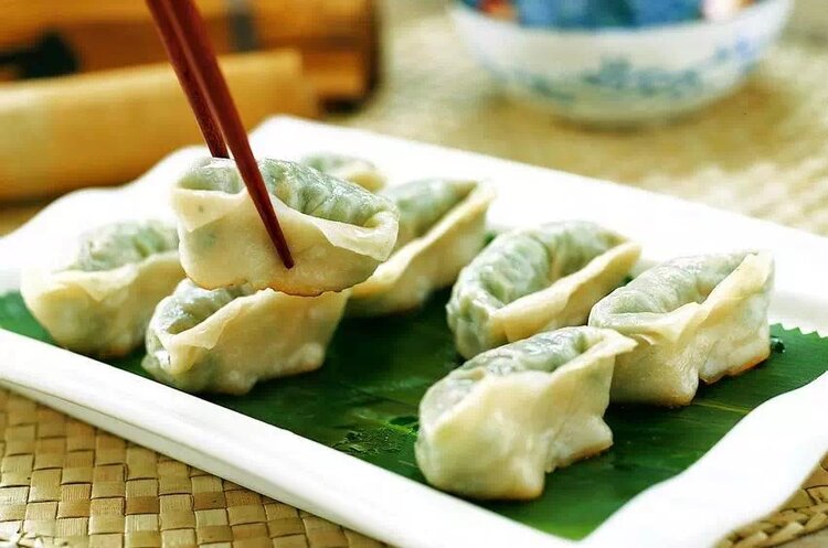 上山挖的野菜又美味又营养,大山里美味的野菜野生药材