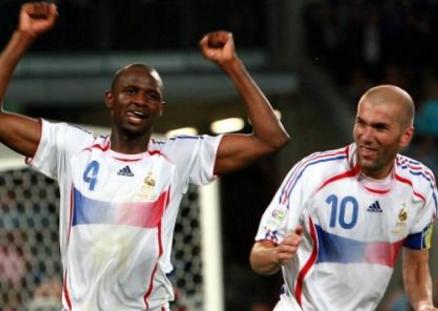 新世纪足坛的五大中场铁三角,西班牙、巴萨王朝经典三人组排第一