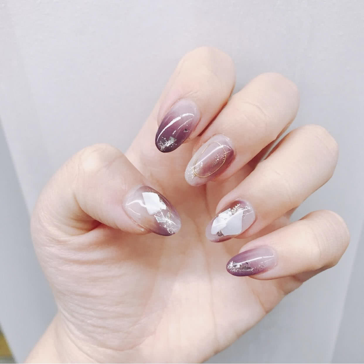 美甲款式推荐晕染美甲,渐变晕染金箔贝壳珍珠美甲黑白