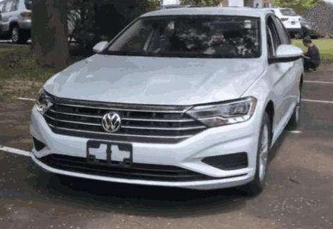 大众速腾2019款次顶配版,2020款大众迈腾和大众速腾