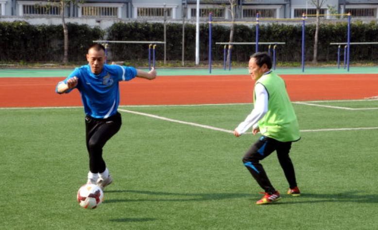 他是武磊的前辈，脚下技术无出其右，因“战术不对路”怒退国家队