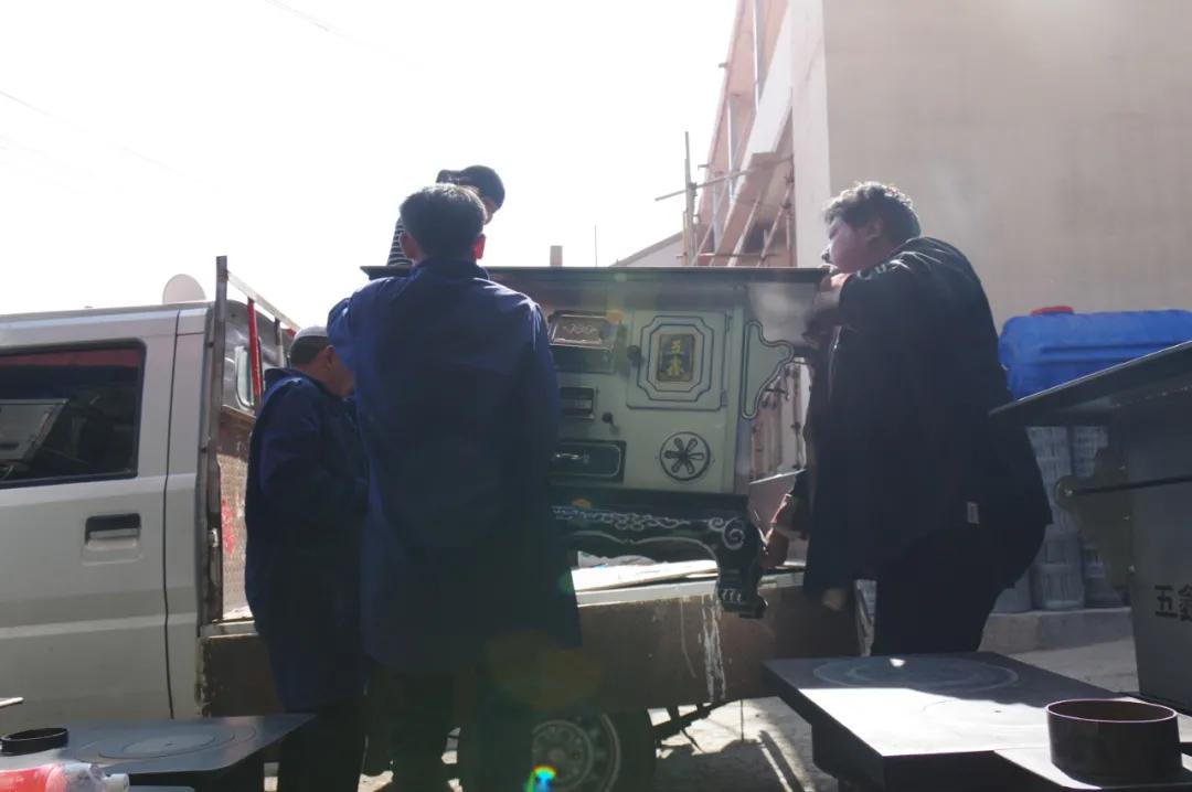 佛经里没有讲，草原上的女人不能搞直播