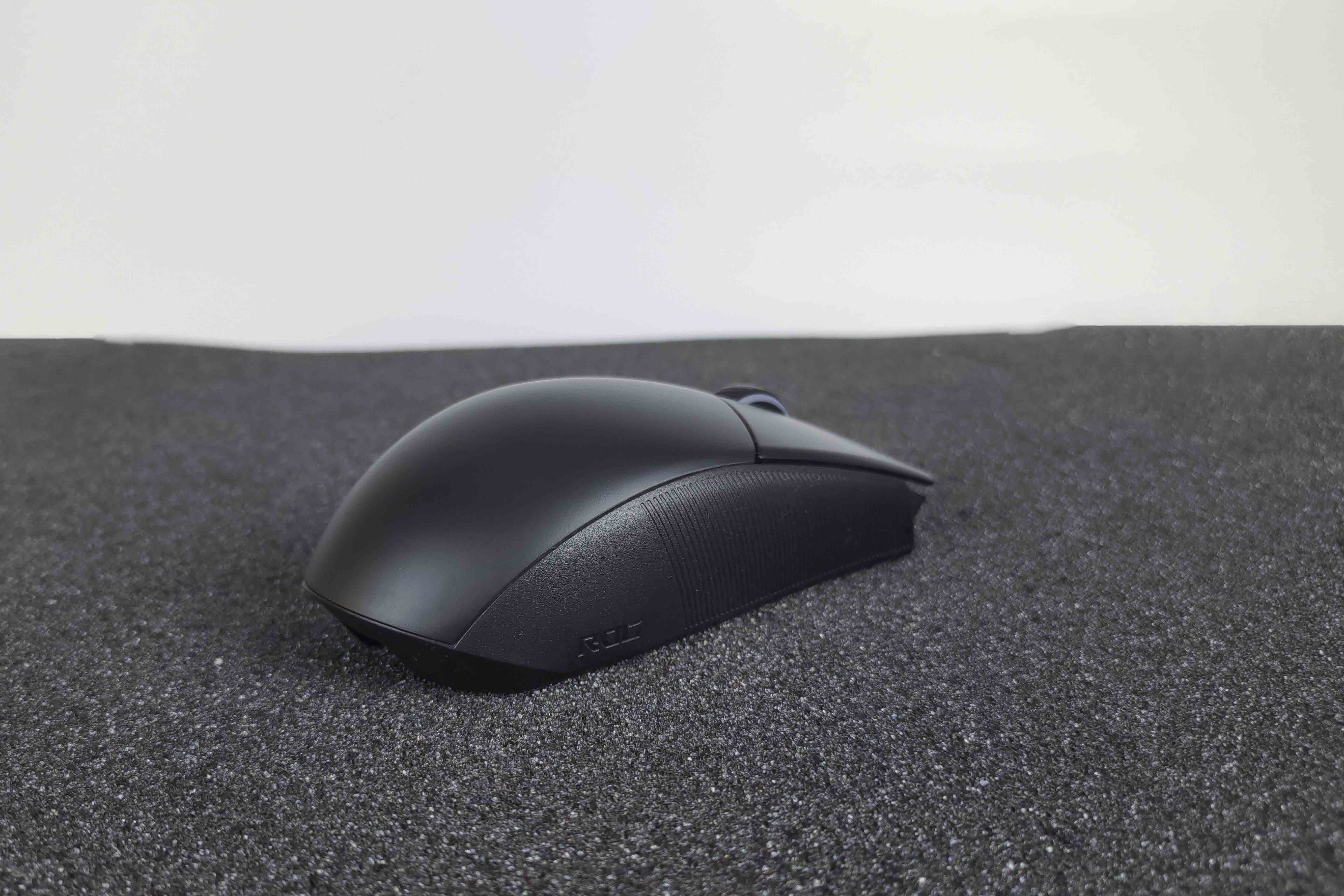 rog影刃2无线版鼠标拆解评测,rog月曜白影刃2鼠标测评