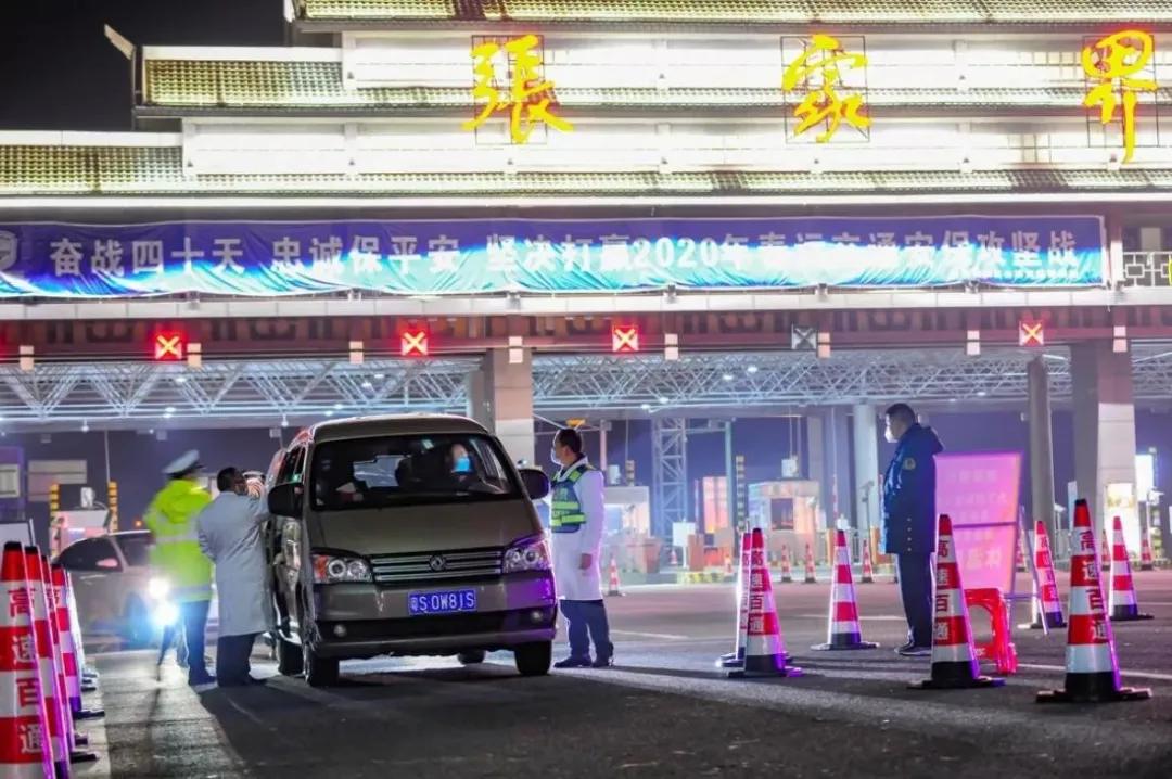 用镜头将瞬间定格永恒,镜头定格感动影像凝聚力量