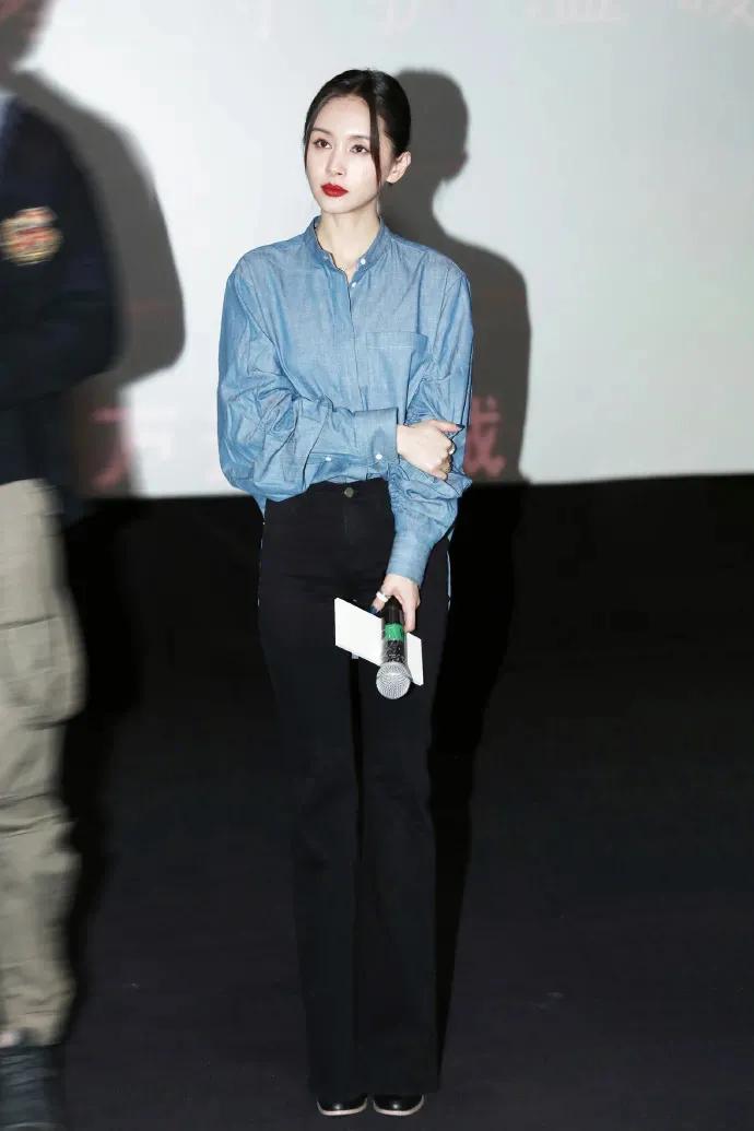 微胖女生穿显腿长又瘦的裤子,微胖小个子穿的微喇牛仔裤