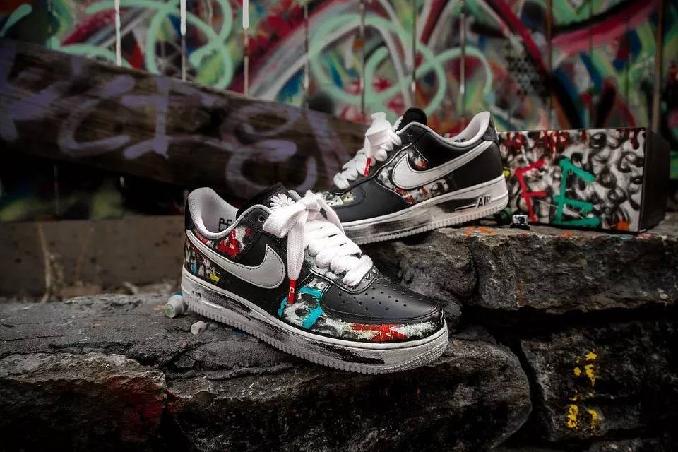 权志龙af1不撞鞋,权志龙af1有没有不裂开的