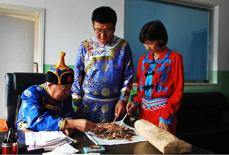 「阜新卫生健康」《中蒙医药名专家谱》白凤鸣：展现蒙医之美传承蒙医文化