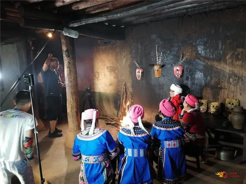 楚雄州彝族裹背刺绣,楚雄三街彝族刺绣