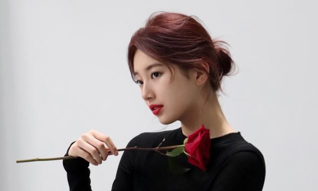 涂口红有好处嘛,涂口红可以美很多吗